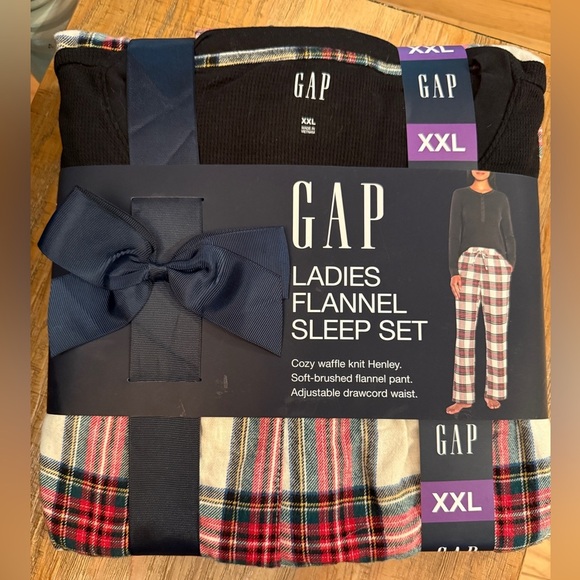 GAP Women's Black and Red Flannel Sleep Set XXL - Picture 1 of 3